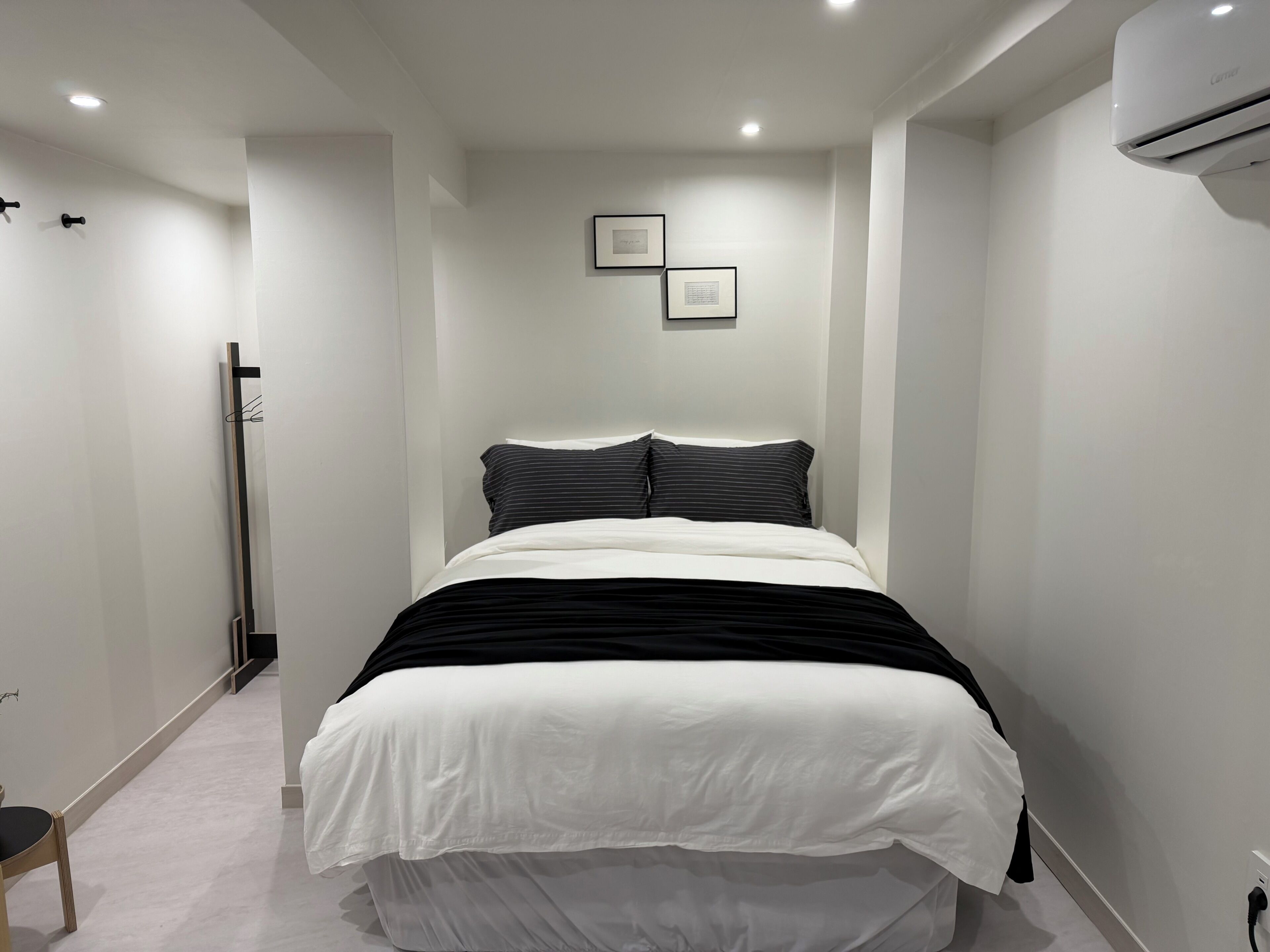 Deluxe Double Room, City View | Hypo-allergenic bedding available, minibar (free items), desk