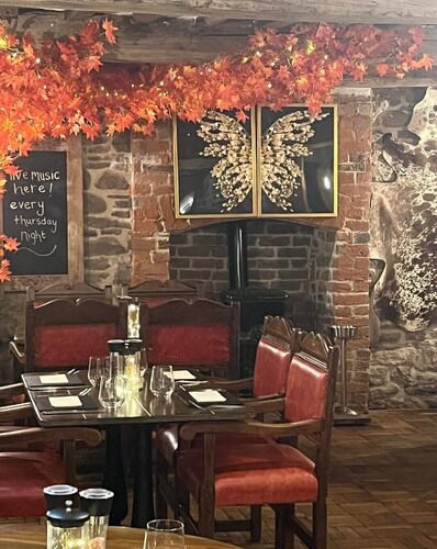 Wallace Steakhouse with rooms