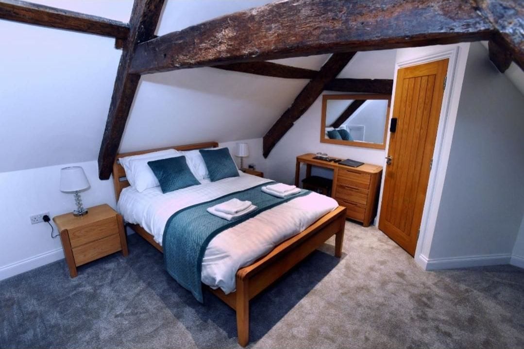 Desk, laptop workspace, iron/ironing board, free WiFi