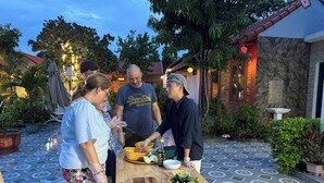 Khu ẩm thực ngoài trời