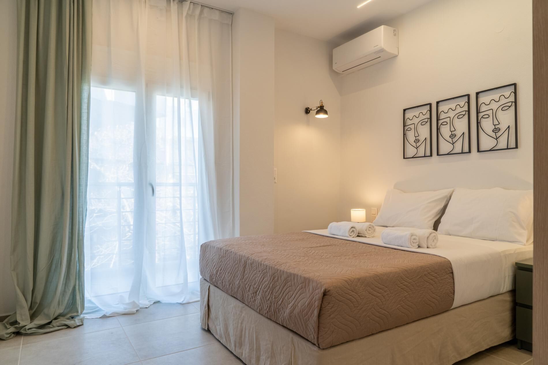 2 bedrooms, bed sheets