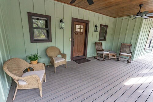 Lakefront Home Life on Lake Josephine is Serenity waiting for You!