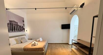 Accogliente SMART ROOM matrimoniale in Palermo Centro con A/C
