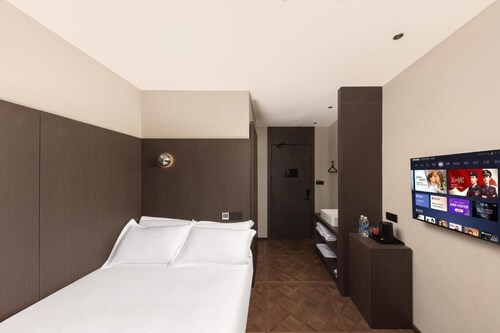 Mutao Hotel Hubin in 77