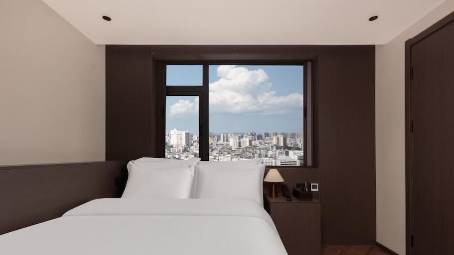 Mutao Hotel Hubin in 77
