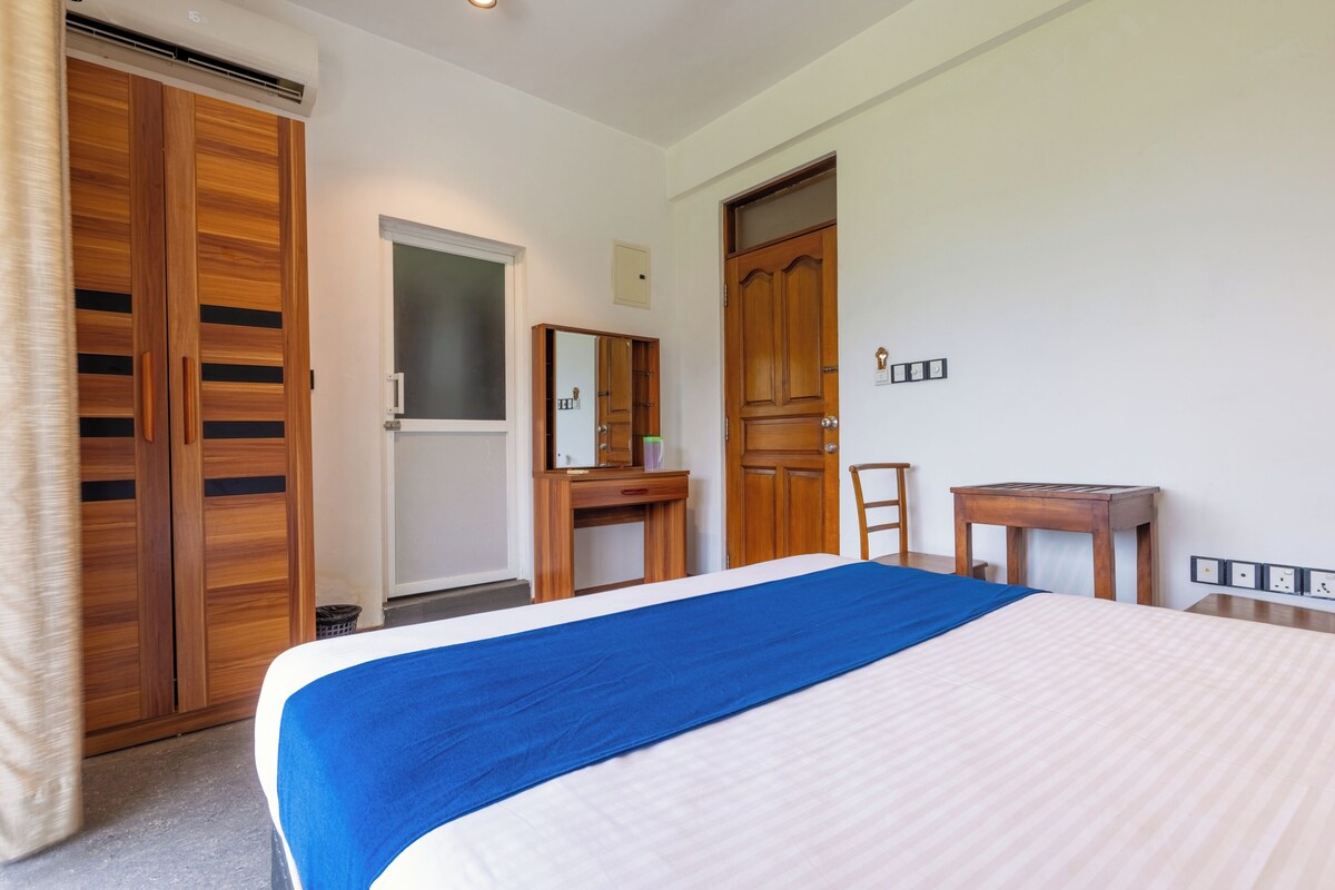 Chambre Double Standard, 1 grand lit, balcon, vue ville | Wi-Fi gratuit
