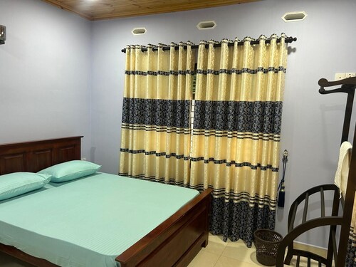 Large, Peaceful 5‑Bedroom Home Just Steps from Jaffna Town