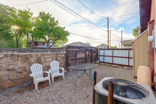 Couples Casita Near Historic Downtown Roswell!