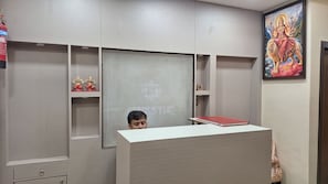 Lobby - Swastik Inn Kashi Hotel (Varanasi)