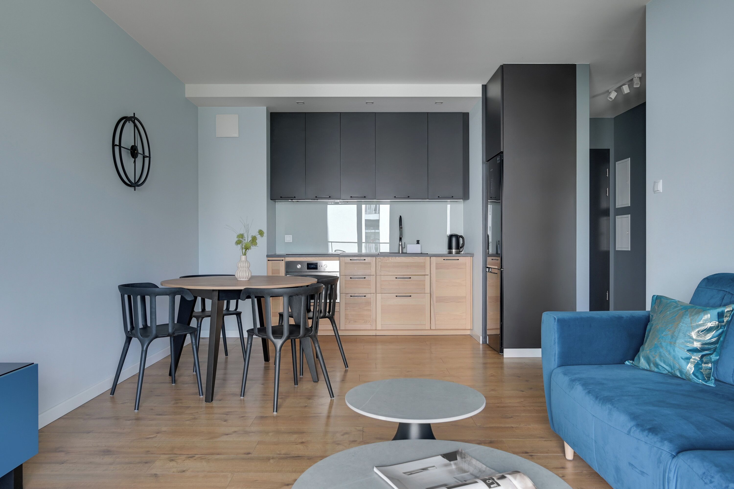 Apartamento superior, balcón, vistas al patio | Cocina básica privada | Cafetera o tetera, hervidor eléctrico, tostadora y trona infantil