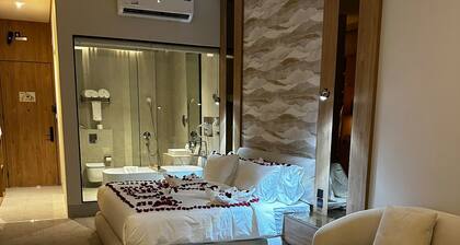 madmak elshafa hotel