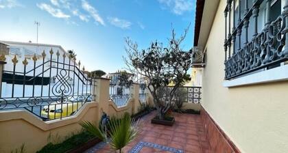 3-Bedroom Villa with Garden, BBQ and Pool, 350 m from the Beach