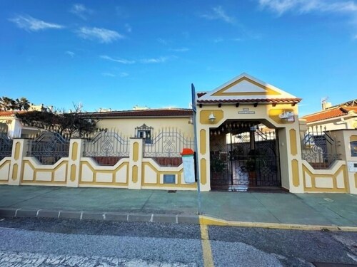 3-Bedroom Villa with Garden, BBQ and Pool, 350 m from the Beach