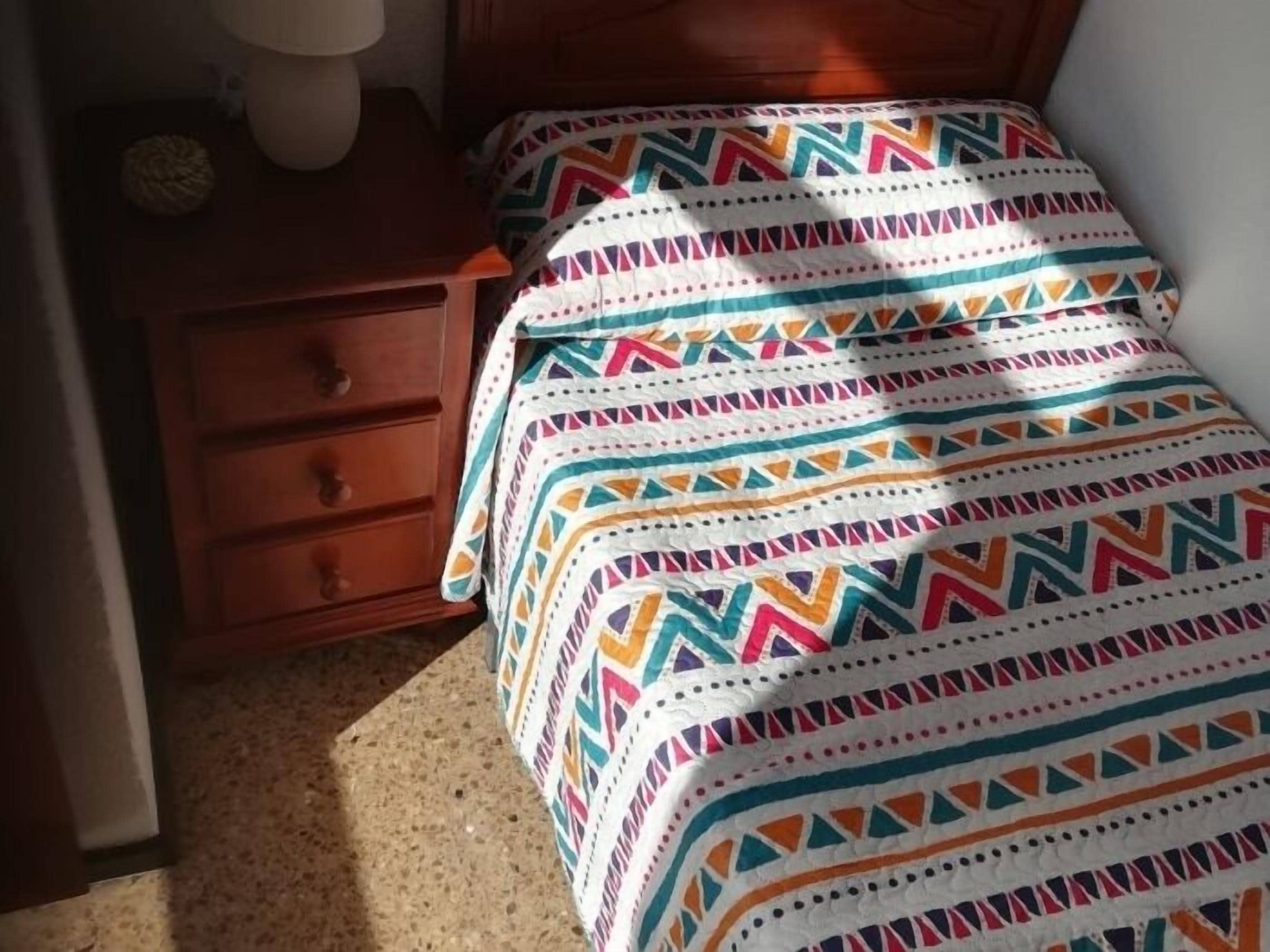 3 bedrooms, iron/ironing board, internet, bed sheets
