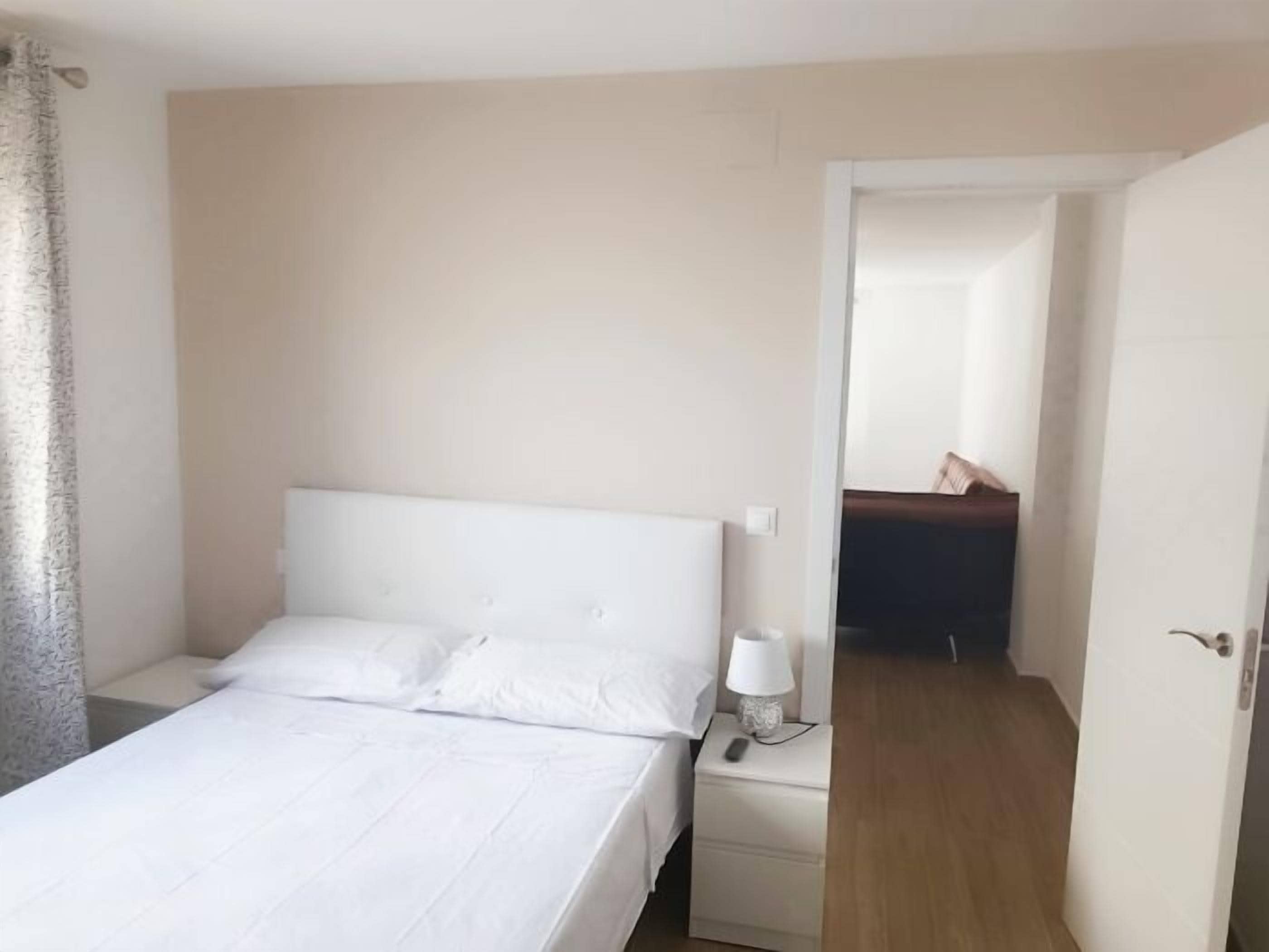 1 bedroom, iron/ironing board, WiFi (free), bed sheets