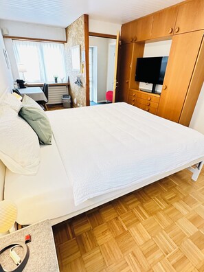 Room - Vrbo Property (Pratteln)