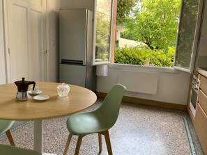 Dining - Vrbo Property (Courthézon)