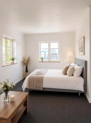 Room - Large Apartment Near Køge Harbor • View of the Water (Køge)