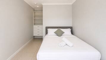 WiFi, bed sheets