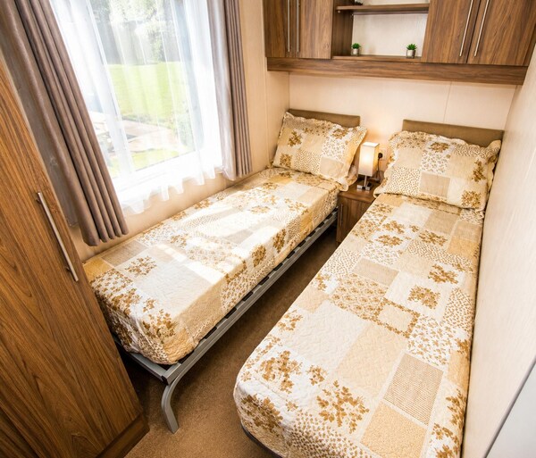The Bay View Sea Views, Pool, Parking & Sleeps 6 - Devon