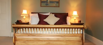 South Hill House, Historic Georgian manor with capacity for 52 guests