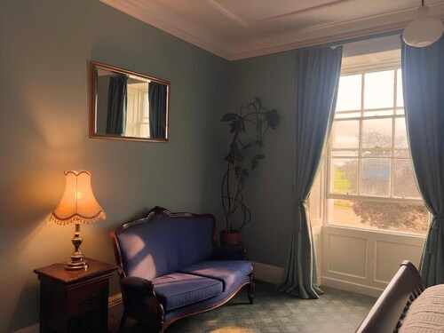 South Hill House, Historic Georgian manor with capacity for 52 guests