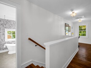 Upper level floor - Hendersonville Honeybee (Hendersonville)