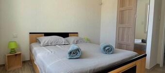 New home in the heart of the Médoc—4 bedrooms, garden, beaches 20 minutes away