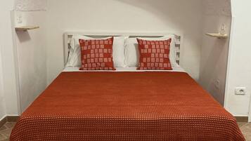 1 bedroom, WiFi (free), bed sheets