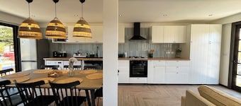 Newly remodeled house just steps from the beach and the wetland