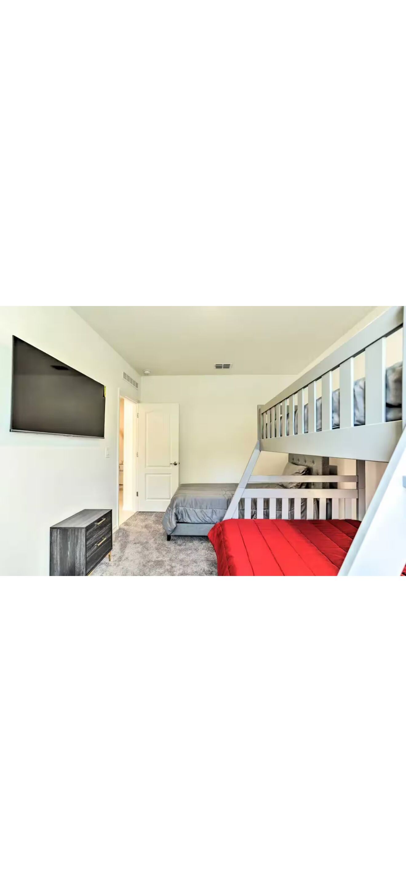 4 chambres, fer et planche à repasser, Wi-Fi, draps fournis