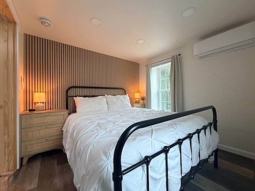 Sheldrake Point Suite, Ovid