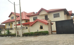 Exterior - Candys Exquisite Hotel (Ojodu Berger)