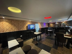 Dining - Candys Exquisite Hotel (Ojodu Berger)