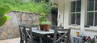 3 Bedroom House less than a mile from the square!