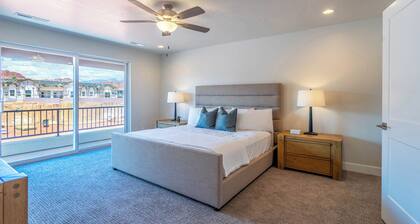 BRAND NEW Coyote Landing Retreat + Community Pool + 6 Pickleball Courts