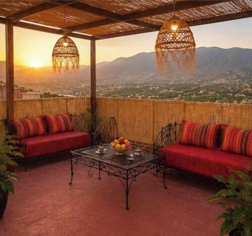 Charming house with a fireplace and a view of the mountains