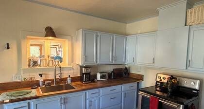 Myrtle B’s Farmhouse 2 bedroom in Salida. Located @ Historic Hutchinson Ranch