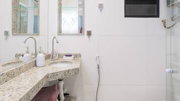 Apartment | Bathroom