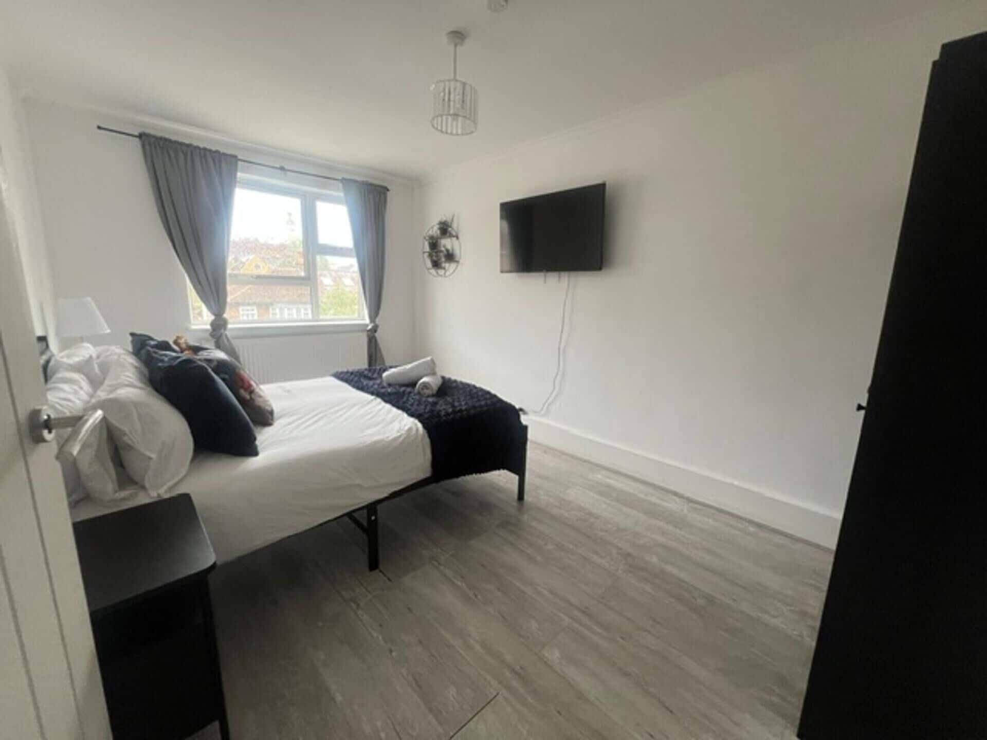 3 bedrooms, WiFi (free), bed sheets