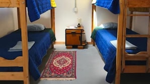 Chambre Quadruple Économique | Wi-Fi gratuit