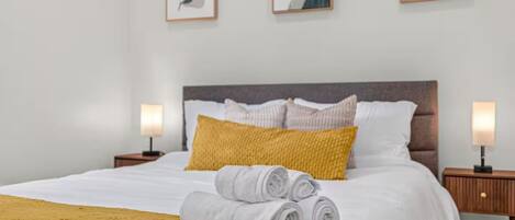 Iron/ironing board, WiFi, bed sheets
