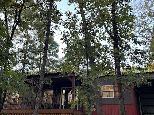 Cozy 1-bedroom country cottage just 15 minutes from downtown Fayetteville