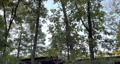Cozy 1-bedroom country cottage just 15 minutes from downtown Fayetteville