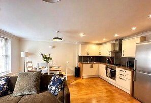 Unclassified image, 4 of 14, button - 2-Bed Flat in Shoreditch, Heart of Brick Lane (London)