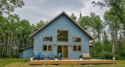 Hayward Northwoods Escape -ATV Trails, Pond + Kayaks & Firepit