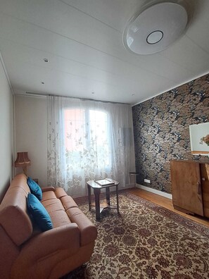 Living area - Vrbo Property (Le mans)