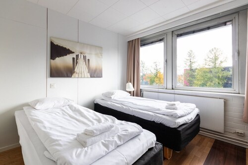 Spacious and cozy 2 bedroom apartment for 7