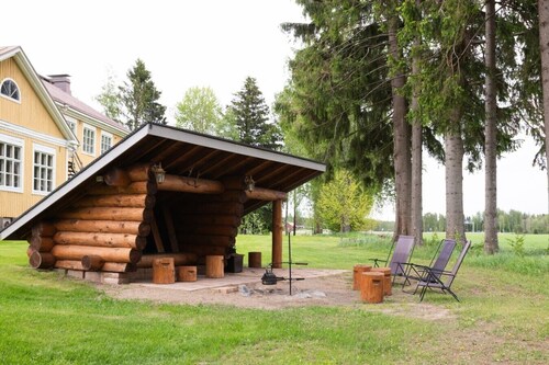 Historic countryside schoolhouse for gatherings, retreats & celebrations