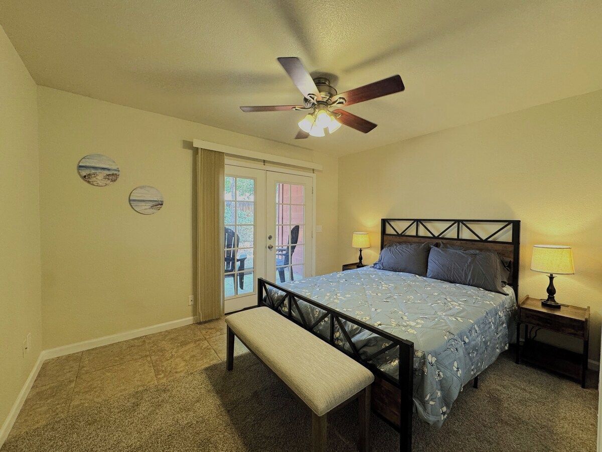 Iron/ironing board, internet, bed sheets